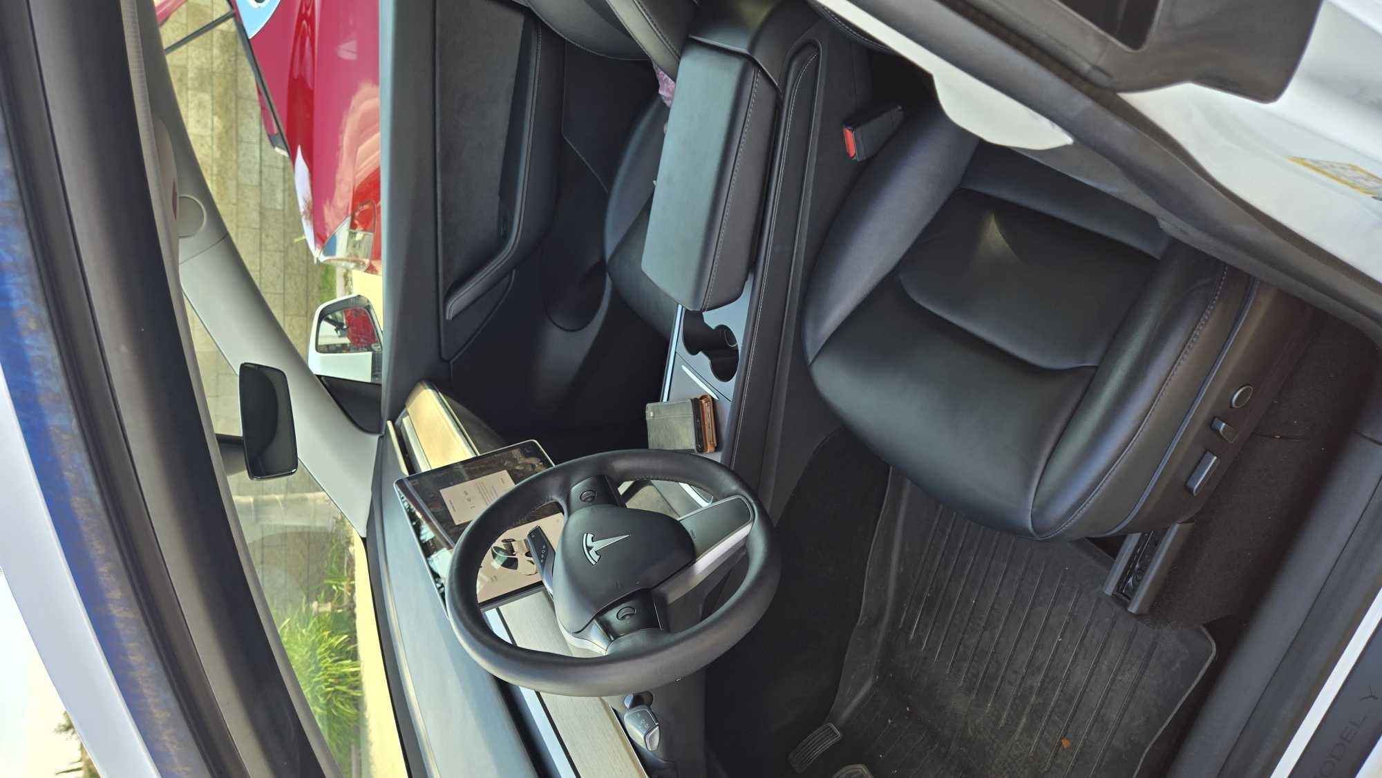 Car Image 4