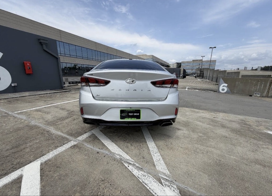 Car Image 4