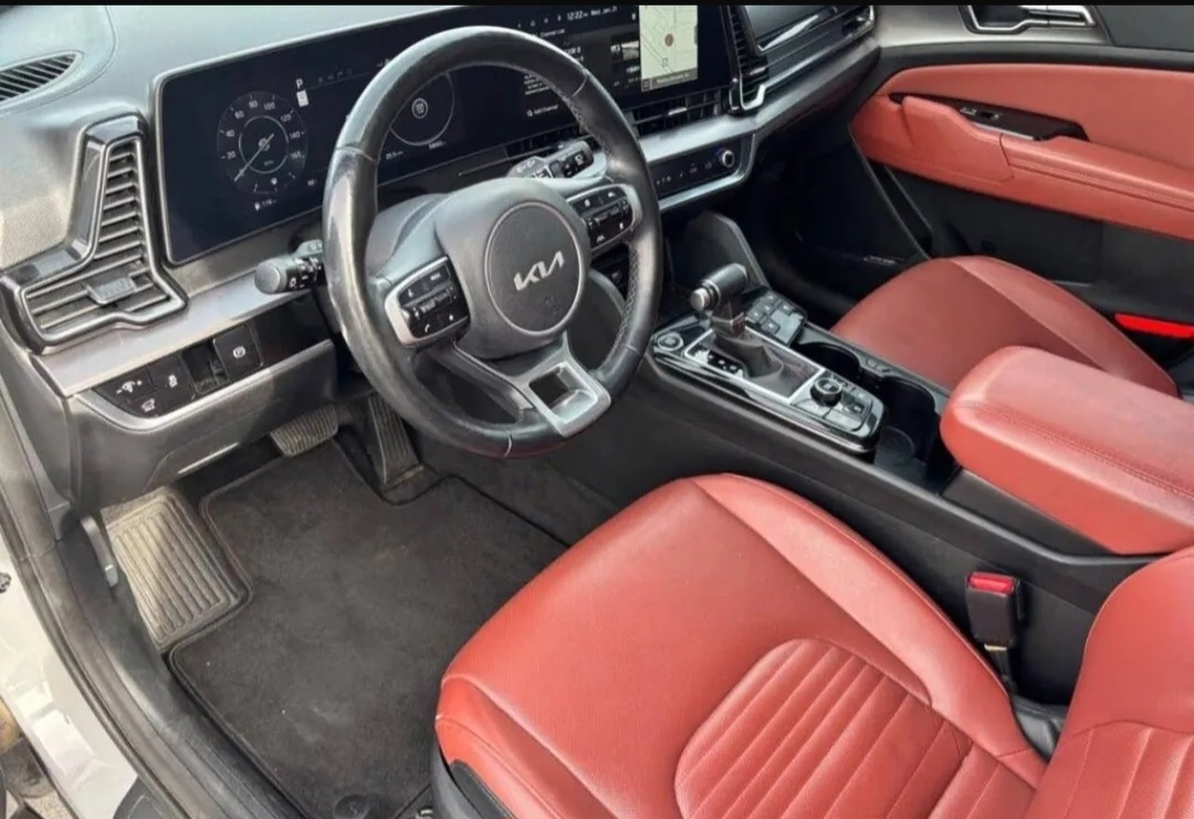 Car Image 4